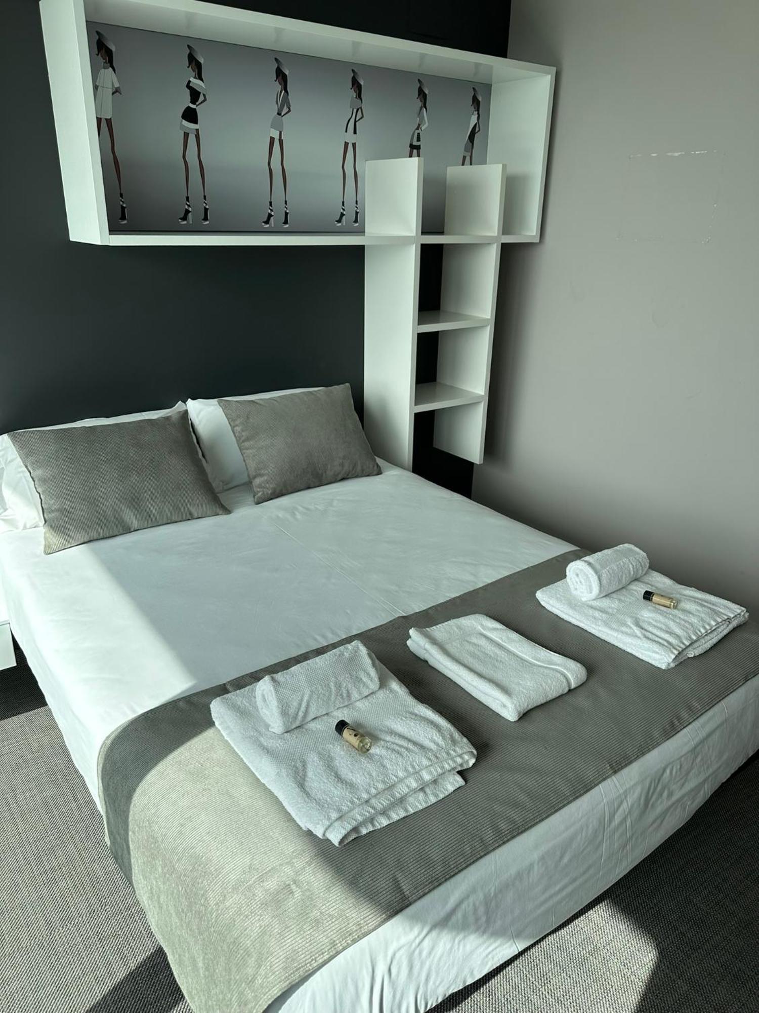 Tres Prismas Exclusive Villa Sarria Kültér fotó