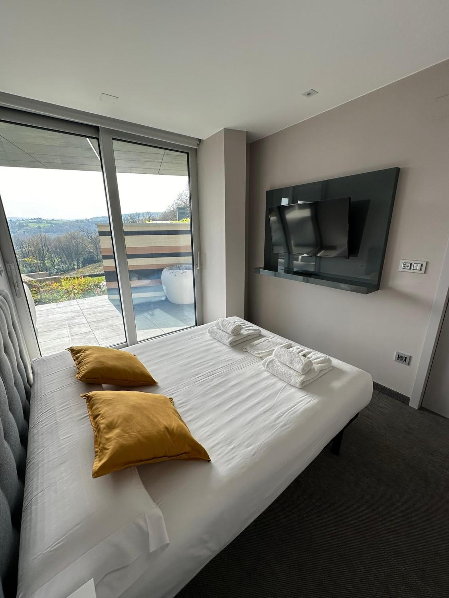 Tres Prismas Exclusive Villa Sarria Kültér fotó