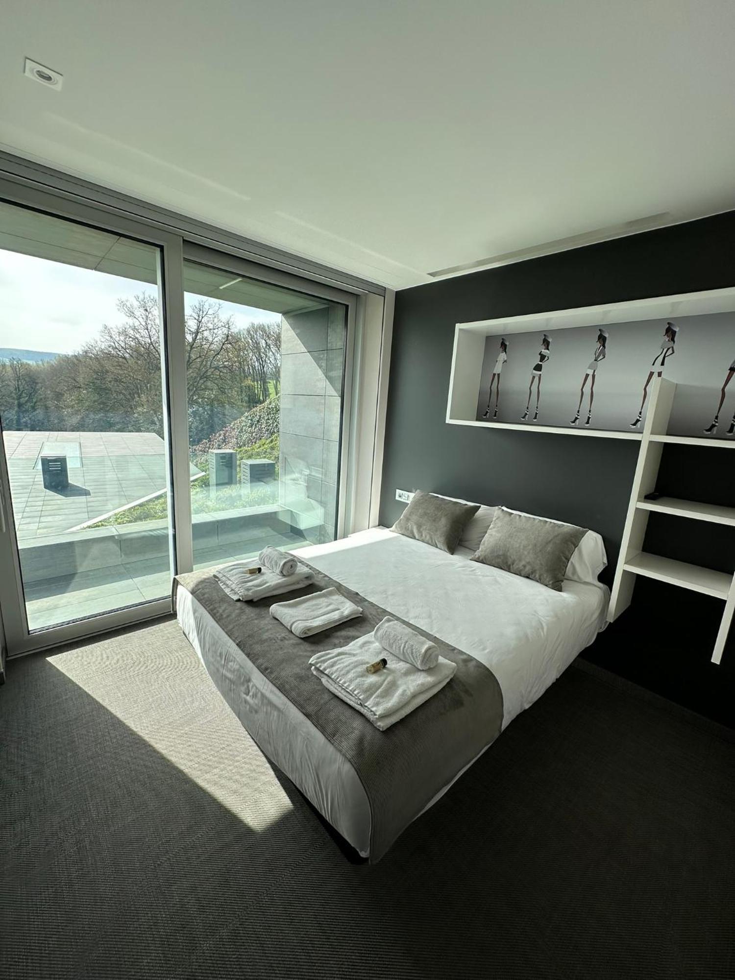 Tres Prismas Exclusive Villa Sarria Kültér fotó