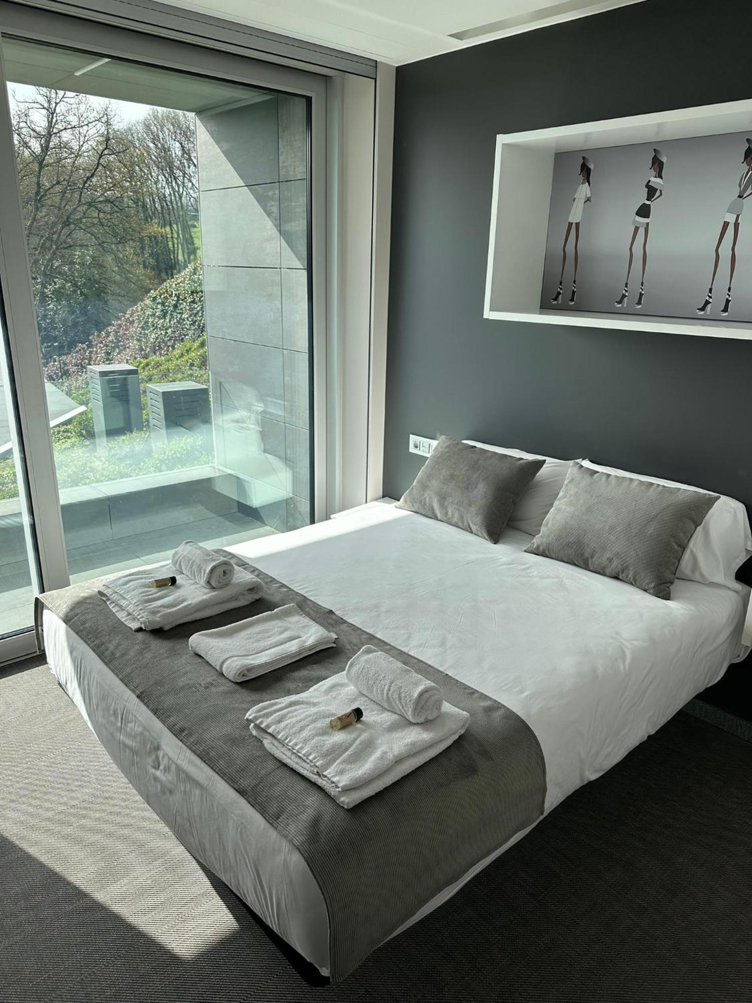 Tres Prismas Exclusive Villa Sarria Kültér fotó