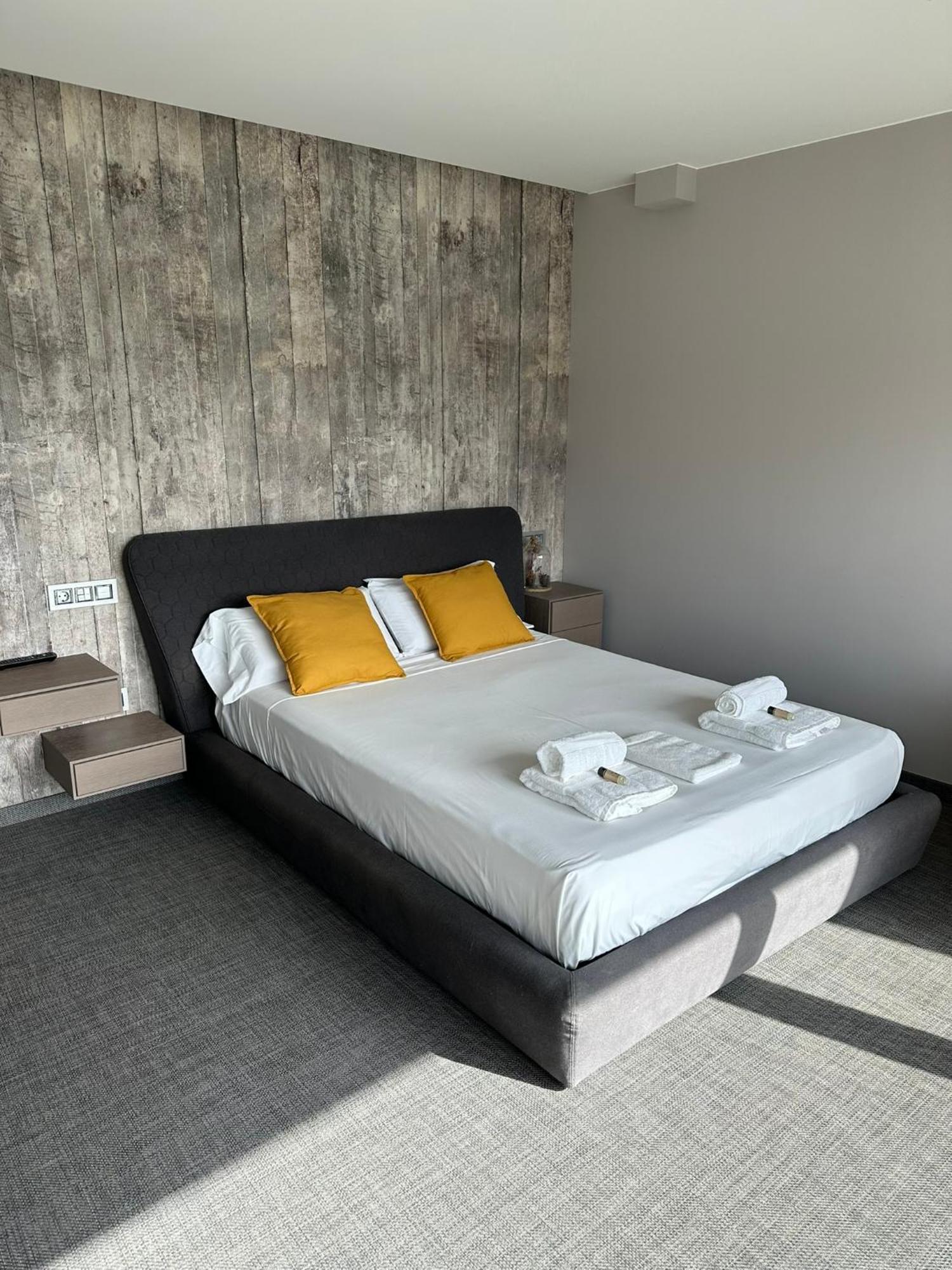 Tres Prismas Exclusive Villa Sarria Kültér fotó